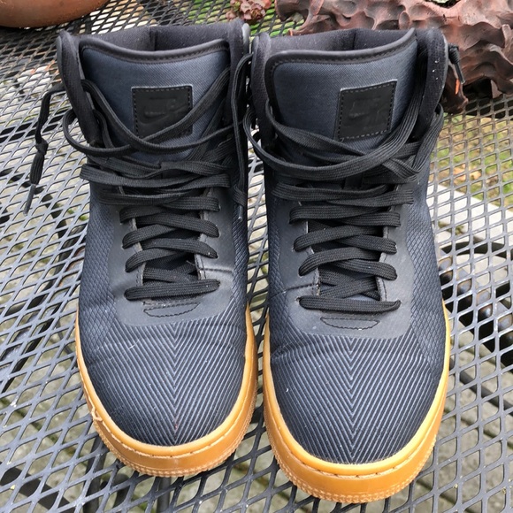 Nike Other - Nike Air high tops 9 Men’s super lightweight black & blue pattern. Hardly worn
